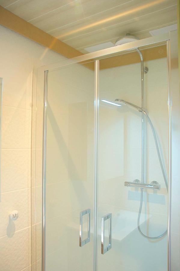Le 110, Un Grand Studio 2 Etoiles, Pour Tout Faire A Pied Aix-les-Bains Luaran gambar